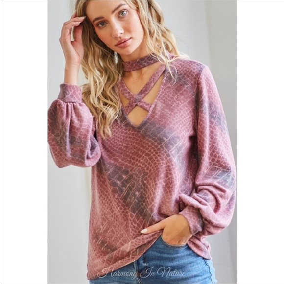 B16💗Stunning💗Rose X-Front sweater w/softest material (m) - Picture 2 of 7